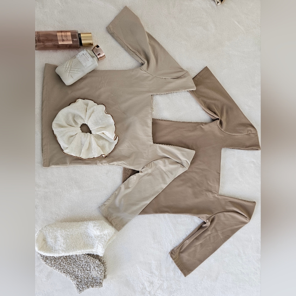 Lizette Collection Fall Tops - Picture 11 of 11
